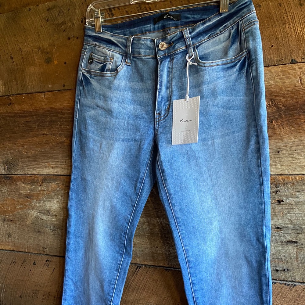KanCan midrise NWT size 11